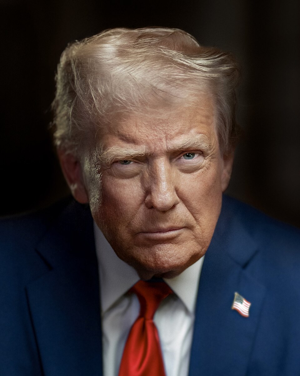 official presidential portrait of president donald j. trump (2025) official presidential portrait of president donald j. trump (2025)